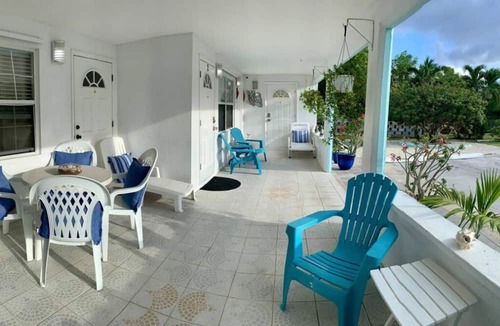 West Bay Apartment | S1 BP Steps to Beach New A C