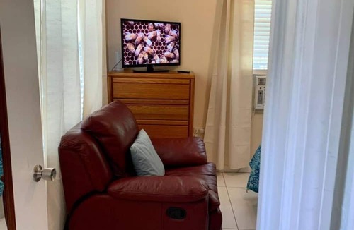 West Bay Apartment | S4 BP Steps to Beach Entire Apartment