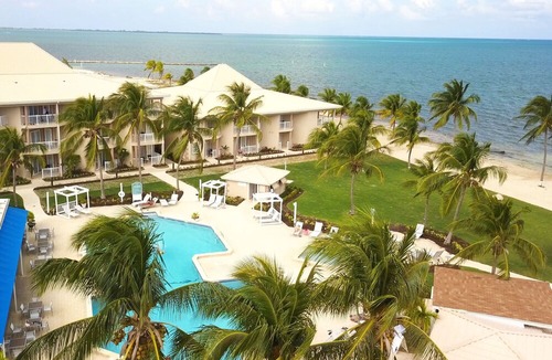 Crystal Harbour Apartment | Holiday Inn Resort Grand Cayman