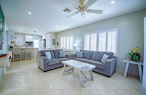 Seven Mile Beach Hotel | Seven Mile Beach Resort & Club