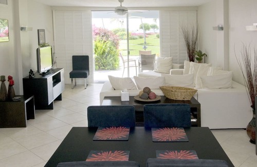 Seven Mile Beach Apartment | Silver Sands Condominiums