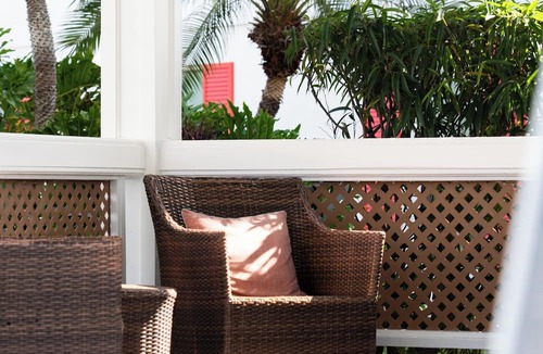Seven Mile Beach Hotel | The Sunshine Hotel and Suites
