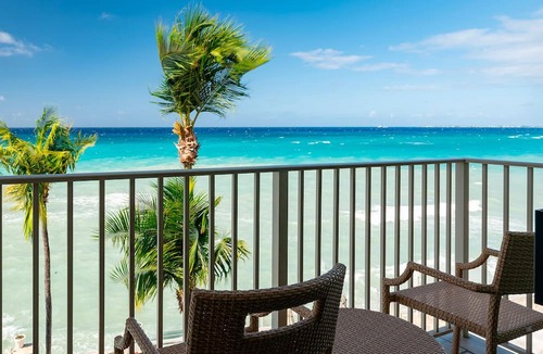 Seven Mile Beach Resort | Grand Cayman Marriott Resort