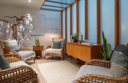 Seven Mile Beach Resort | Grand Cayman Marriott Resort