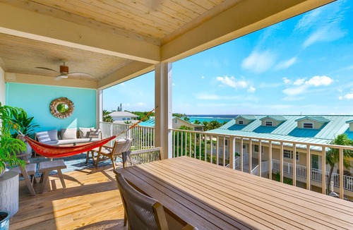 Savannah Condo | Cayman Luxury Rentals at Coral Bay