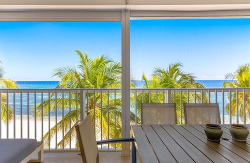 Savannah Condo | Cayman Luxury Rentals at Coral Bay