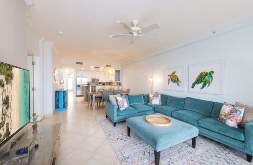Seven Mile Beach Villa | Villa 3, Ground floor, 3 bedroom, 3 bathroom, oceanfront, fully equipped.