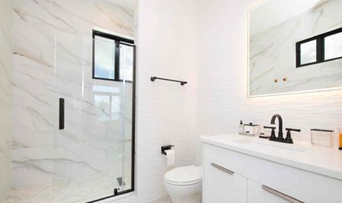 North Side Apartment | Beach Side Villa w Pool
