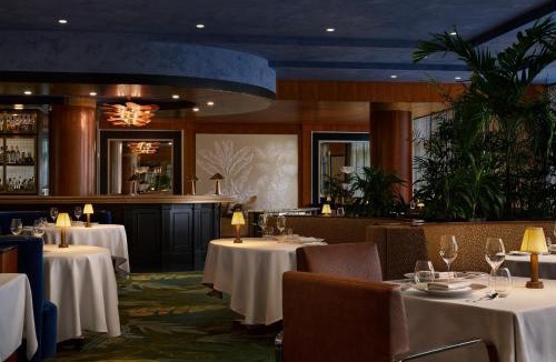 Seven Mile Beach Resort | The Ritz-Carlton, Grand Cayman