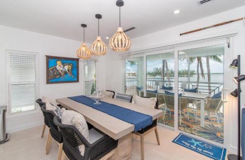 Rum Point Apartment | Kailua Villa