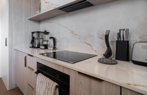 Seven Mile Beach Apartment | #40 Villa Solace at The Grove Too