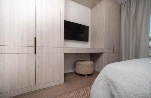 Seven Mile Beach Apartment | #40 Villa Solace at The Grove Too