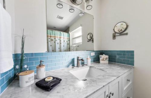 Colliers Bay House | The Banana Bird at Cottages