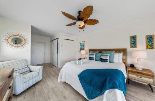 Colliers Bay House | The Blue Iguana at Cottages