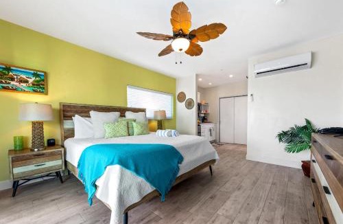 Colliers Bay House | The Sea Spray Ocean View Studio Cottage in East End