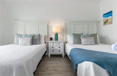 Colliers Bay House | The Turtle Nest Ocean View Studio Cottage in East End