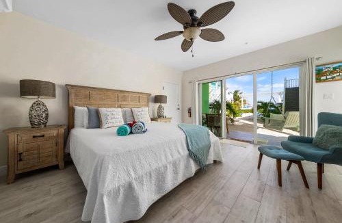 Colliers Bay House | The One Love at Cottages