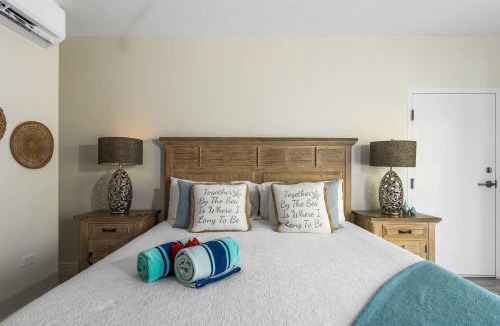 Colliers Bay House | The One Love at Cottages