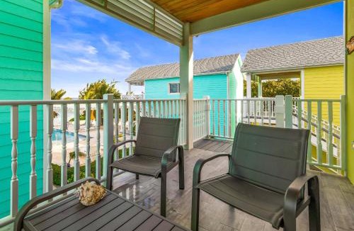 Colliers Bay House | The Sea Spray Ocean View Studio Cottage in East End