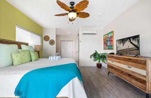 Colliers Bay House | The Sea Spray Ocean View Studio Cottage in East End