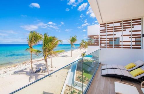 North Side House | Silver Reef #2 - 2 BR LUXE Oceanfront & Pool