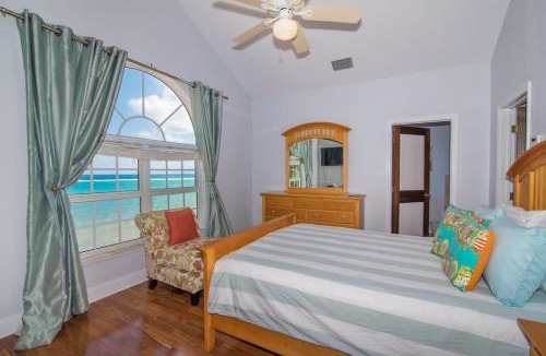 East End House | Cayman Paradise Villa #1 - 4BR Oceanfront, Pool & Quiet East End