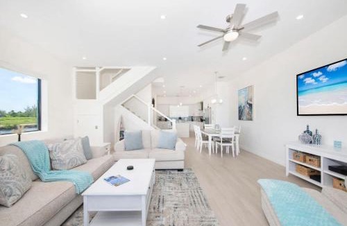 Bonnie View Estates House | Cassava Point Villa 4D - 3BR Oceanfront at Sea Haven