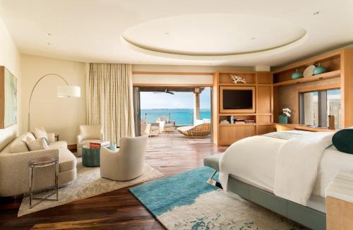 Seven Mile Beach Resort | The Ritz-Carlton, Grand Cayman