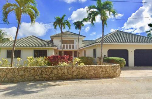 Seven Mile Beach House | Addison Lee Cayman Villa