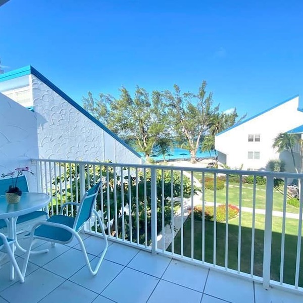 Galleon Villas by Hello Cayman Vacation in Seven Mile Beach